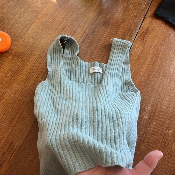 Blue tank one size fits all!! - Picture 3 of 3